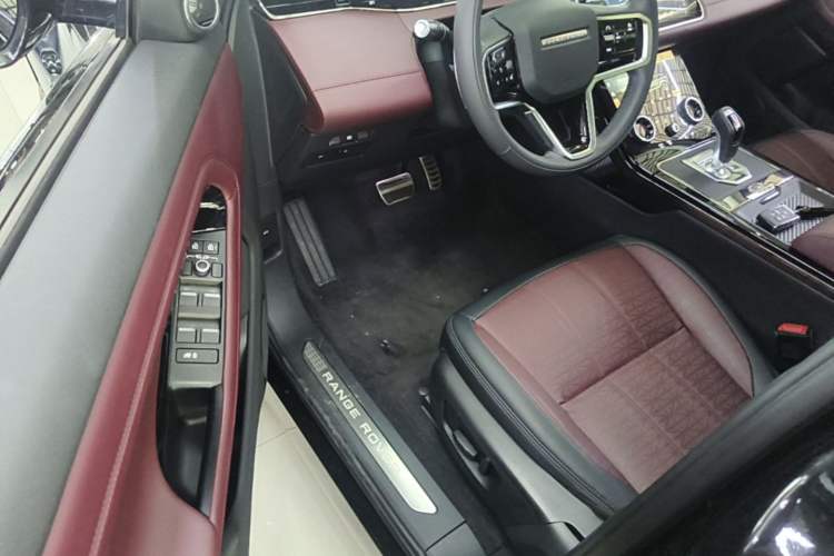 Used Land Rover Range Evoque 2021 Range Rover Velar L 249PS R-Dynamic First Edition Driver Seat