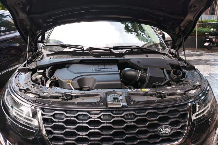 Used Land Rover Range Evoque 2021 Range Rover Velar L 249PS R-Dynamic First Edition Engine Bay