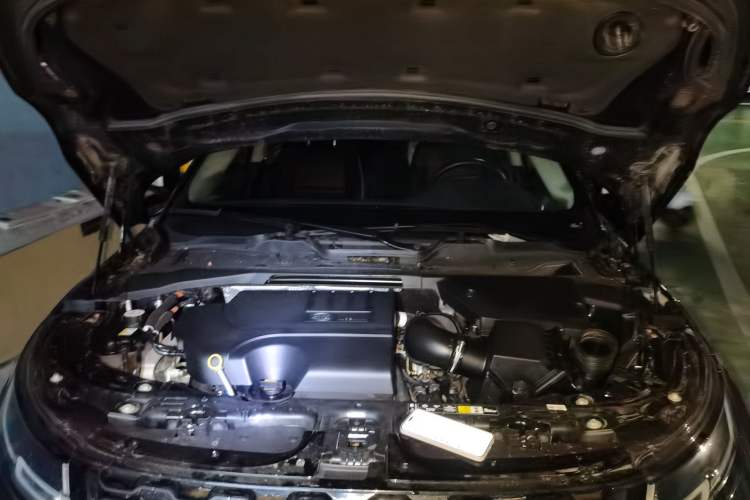 Used Land Rover Range Evoque 2021 Range Rover Velar L 249PS R-Dynamic First Edition Engine Bay