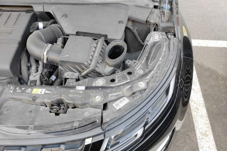 Used Land Rover Range Evoque 2021 Range Rover Velar L 249PS R-Dynamic First Edition Engine Bay Left