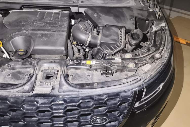 Used Land Rover Range Evoque 2021 Range Rover Velar L 249PS R-Dynamic First Edition Engine Bay Left