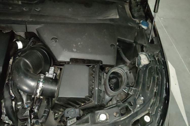 Used Land Rover Range Evoque 2021 Range Rover Velar L 249PS R-Dynamic First Edition Engine Bay Left