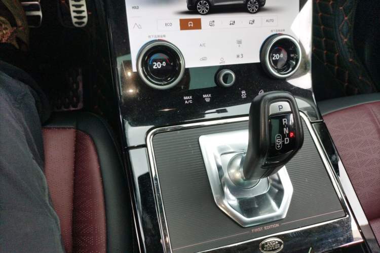 Used Land Rover Range Evoque 2021 Range Rover Velar L 249PS R-Dynamic First Edition Gear Lever