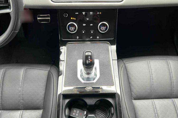 Used Land Rover Range Evoque 2021 Range Rover Velar 249 PS R-Dynamic S Performance Edition Gear Lever
