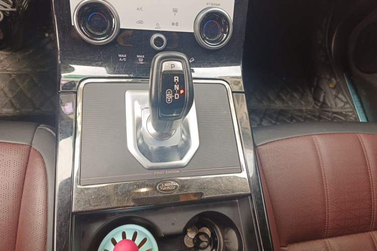 Used Land Rover Range Evoque 2021 Range Rover Velar L 249PS R-Dynamic First Edition Gear Lever