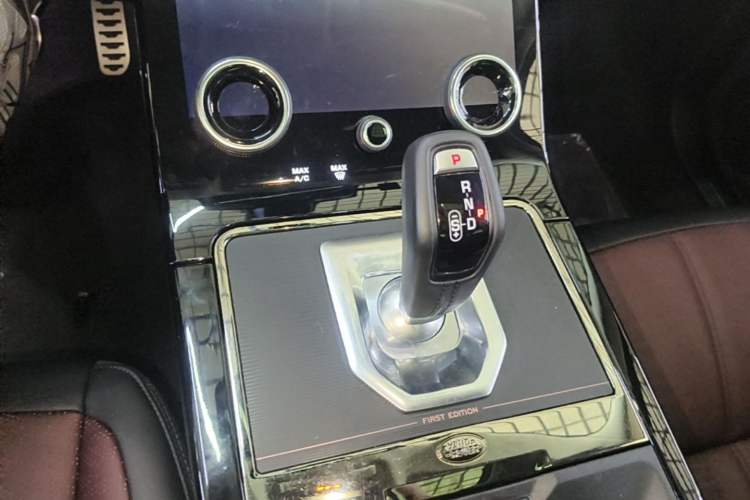 Used Land Rover Range Evoque 2021 Range Rover Velar L 249PS R-Dynamic First Edition Gear Lever