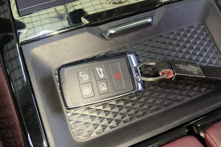 Used Land Rover Range Evoque 2021 Range Rover Velar L 249PS R-Dynamic First Edition Interior 1