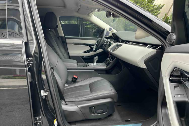 Used Land Rover Range Evoque 2021 Range Rover Velar 249 PS R-Dynamic S Performance Edition Interior 2