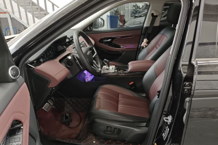 Used Land Rover Range Evoque 2021 Range Rover Velar 249 PS R-Dynamic S Performance Edition Interior 3