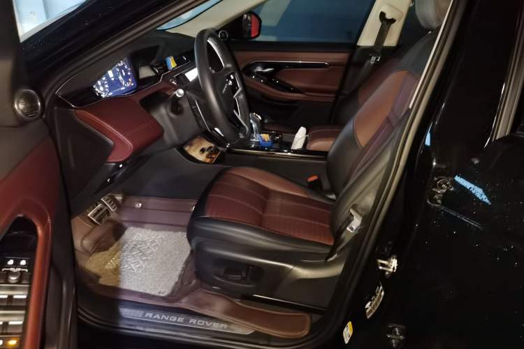 Used Land Rover Range Evoque 2021 Range Rover Velar L 249PS R-Dynamic First Edition Left Front Seat