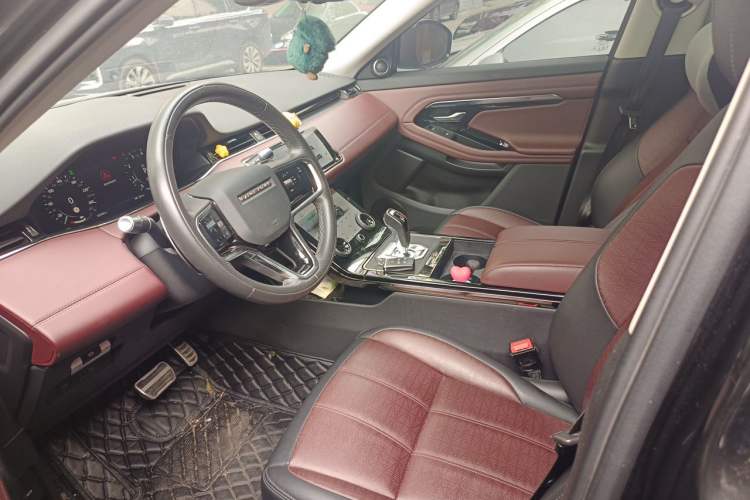 Used Land Rover Range Evoque 2021 Range Rover Velar L 249PS R-Dynamic First Edition Left Front Seat
