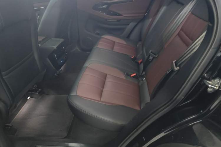 Used Land Rover Range Evoque 2021 Range Rover L 249 PS R-Dynamic SE Luxury Edition Left Rear Seat