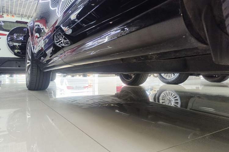Used Land Rover Range Evoque 2021 Range Rover Velar L 249PS R-Dynamic First Edition Left Side Sill