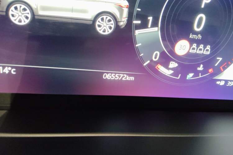 Used Land Rover Range Evoque 2021 Range Rover Velar L 249PS R-Dynamic First Edition Odometer Close Up