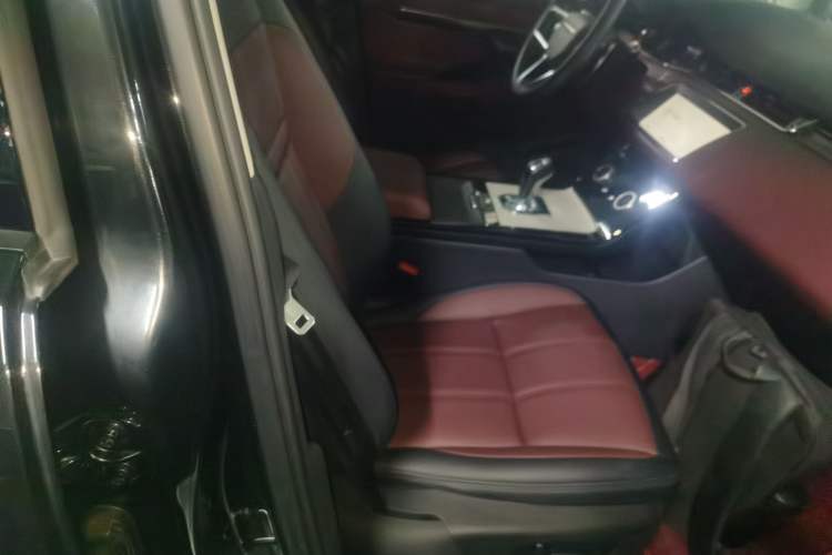 Used Land Rover Range Evoque 2021 Range Rover L 249 PS R-Dynamic SE Luxury Edition Right Front Seat