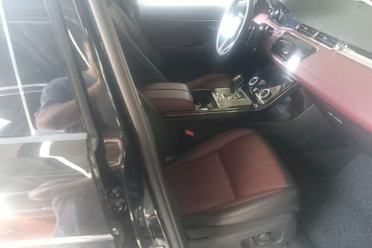 Used Land Rover Range Evoque 2021 Range Rover Velar 249 PS R-Dynamic HSE Luxury Edition Right Front Seat