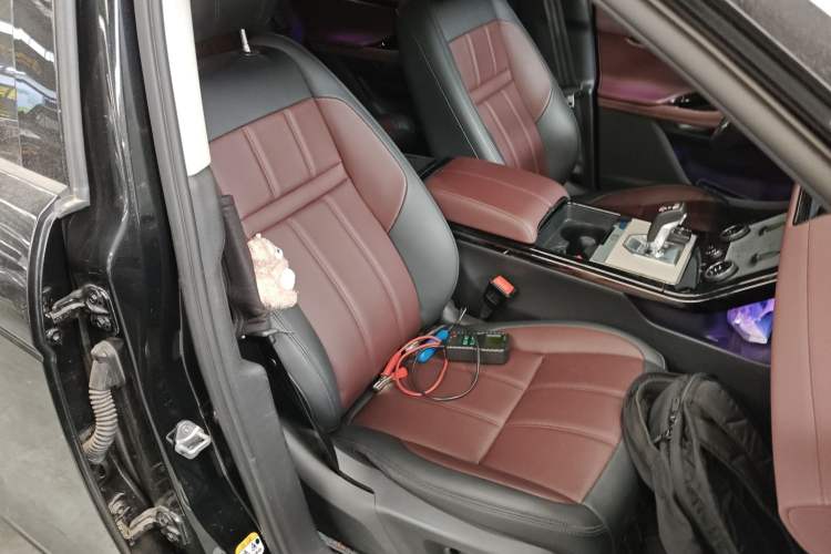 Used Land Rover Range Evoque 2021 Range Rover Velar 249 PS R-Dynamic S Performance Edition Right Front Seat