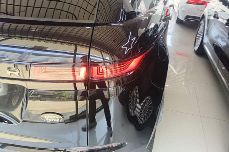 Used Land Rover Range Evoque 2021 Range Rover Velar L 249PS R-Dynamic First Edition Right Rear Taillight