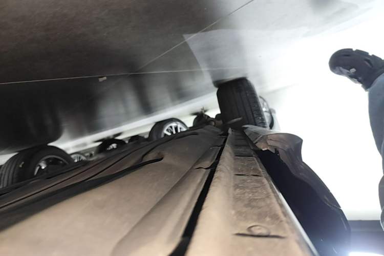 Used Land Rover Range Evoque 2021 Range Rover Velar 249 PS R-Dynamic HSE Luxury Edition Right Side Sill