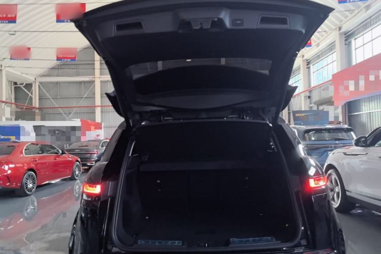 Used Land Rover Range Evoque 2021 Range Rover Velar L 249PS R-Dynamic First Edition Trunk