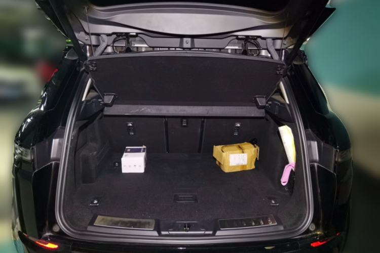 Used Land Rover Range Evoque 2021 Range Rover Velar L 249PS R-Dynamic First Edition Trunk