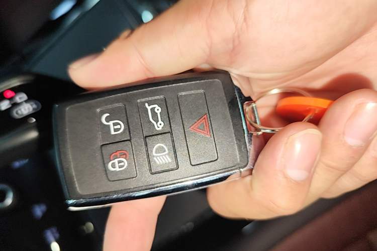 Used Land Rover Range Evoque 2021 Range Rover Velar 249 PS R-Dynamic HSE Luxury Edition Vehicle Key