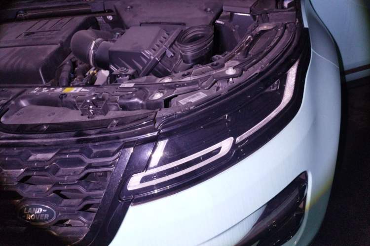 Used Land Rover Range Evoque 2021 Range Rover Velar L 249PS R-Dynamic First Edition Engine Bay Left