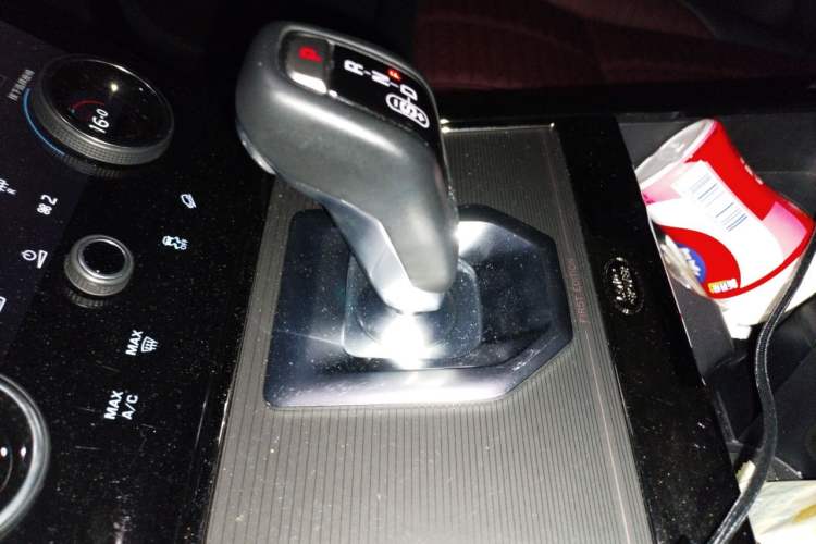Used Land Rover Range Evoque 2021 Range Rover Velar L 249PS R-Dynamic First Edition Gear Lever