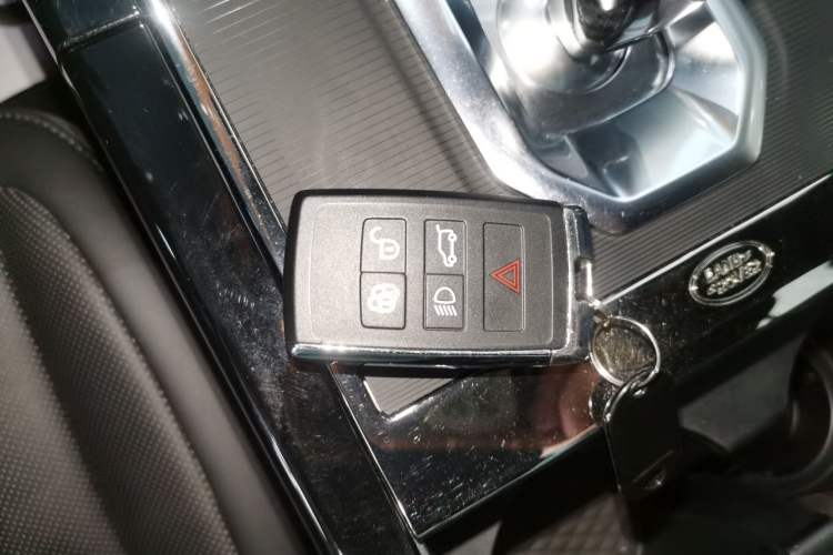 Used Land Rover Range Evoque 2021 Range Rover Velar 249 PS R-Dynamic S Performance Edition Interior 1