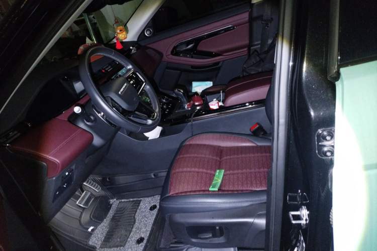 Used Land Rover Range Evoque 2021 Range Rover Velar L 249PS R-Dynamic First Edition Left Front Seat