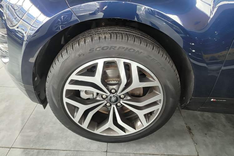 Used Land Rover Range Evoque 2021 Range Rover Velar L 249PS R-Dynamic First Edition Left Front Wheel Hub