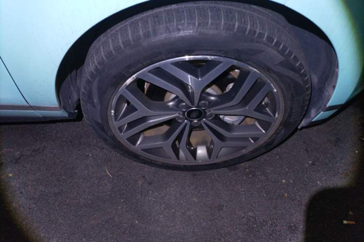 Used Land Rover Range Evoque 2021 Range Rover Velar L 249PS R-Dynamic First Edition Right Front Wheel Hub