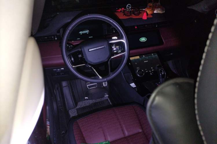 Used Land Rover Range Evoque 2021 Range Rover Velar L 249PS R-Dynamic First Edition Steering Wheel