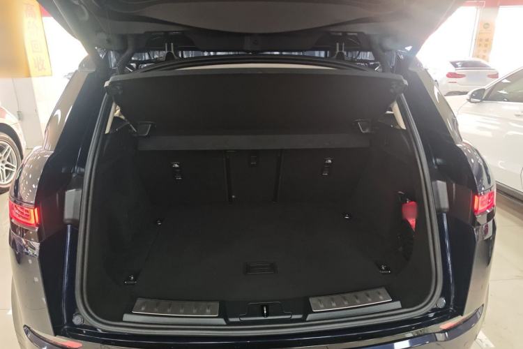 Used Land Rover Range Evoque 2021 Range Rover Velar 249 PS R-Dynamic S Performance Edition Trunk