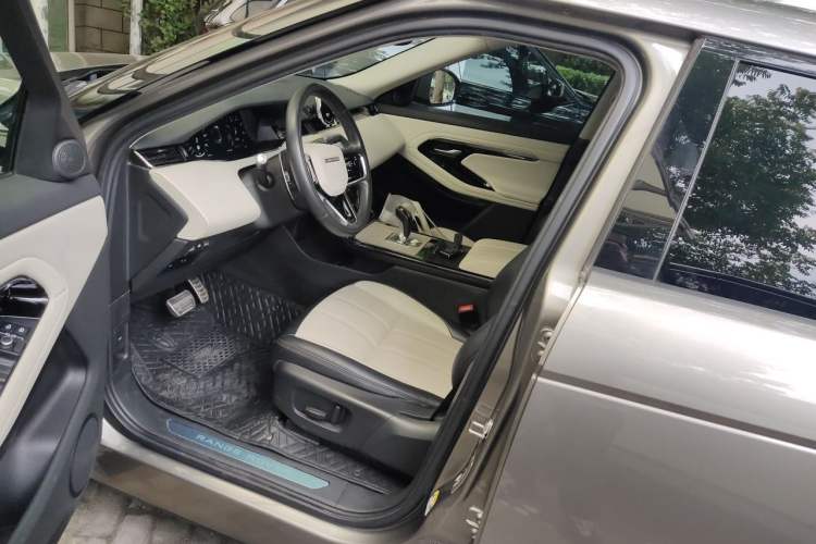 Used Land Rover Range Evoque 2021 Range Rover Velar 249 PS R-Dynamic S Performance Edition Driver Seat