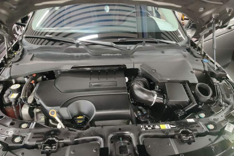 Used Land Rover Range Evoque 2021 Range Rover L 249 PS R-Dynamic SE Luxury Edition Engine Bay