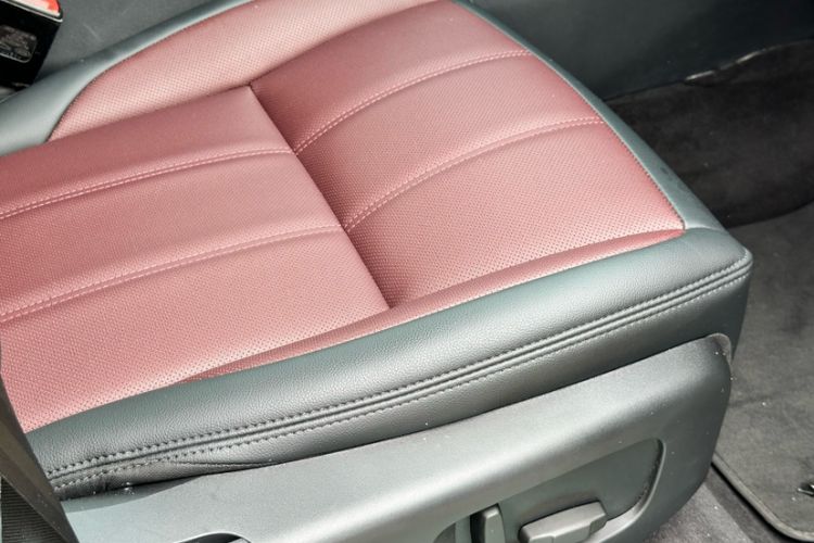 Used Land Rover Range Evoque 2021 Range Rover Velar 249 PS R-Dynamic S Performance Edition Interior 11