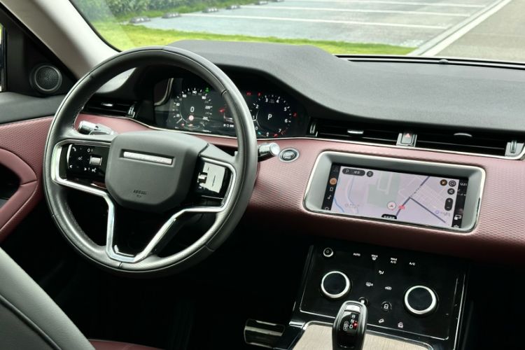 Used Land Rover Range Evoque 2021 Range Rover Velar 249 PS R-Dynamic S Performance Edition Interior 3
