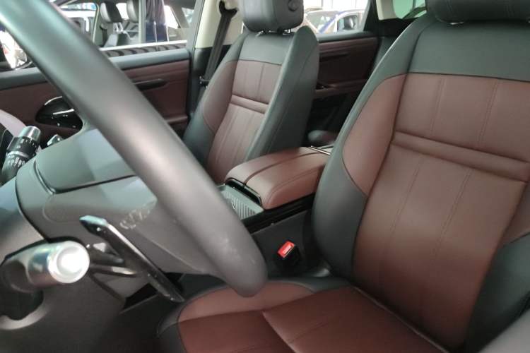 Used Land Rover Range Evoque 2021 Range Rover L 249 PS R-Dynamic SE Luxury Edition Left Front Seat