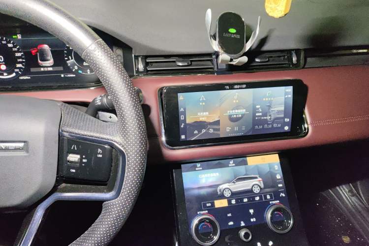 Used Land Rover Range Evoque 2021 Range Rover Velar L 249PS R-Dynamic First Edition Audio And AC Panel