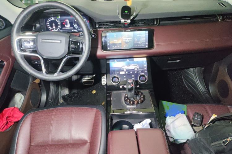 Used Land Rover Range Evoque 2021 Range Rover Velar L 249PS R-Dynamic First Edition Center Console