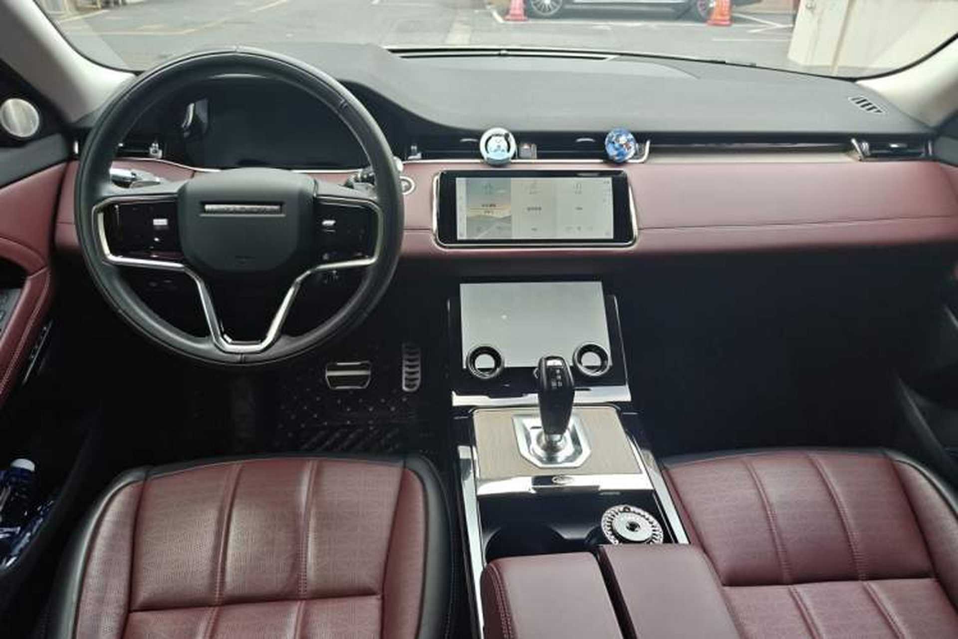 Used Land Rover Range Evoque 2021 Range Rover Velar 249 PS R-Dynamic HSE Luxury Edition Center Console