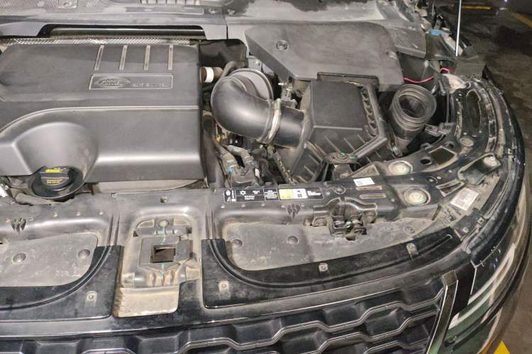 Used Land Rover Range Evoque 2021 Range Rover Velar L 249PS R-Dynamic First Edition Engine Bay Left