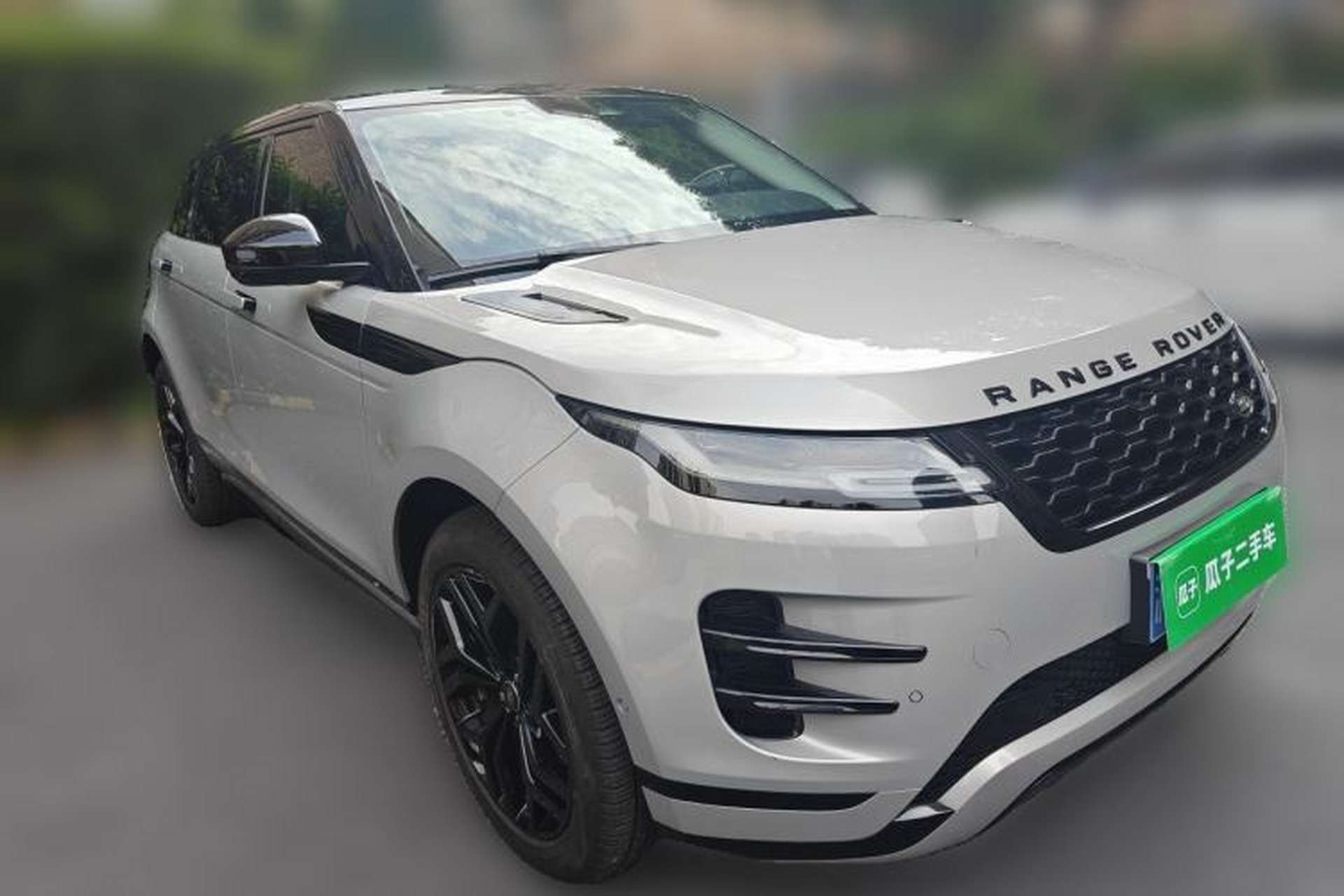 Used Land Rover Range Evoque 2021 Range Rover Velar 249 PS R-Dynamic HSE Luxury Edition Front Right 45 Deg