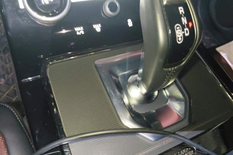 Used Land Rover Range Evoque 2021 Range Rover Velar L 249PS R-Dynamic First Edition Gear Lever