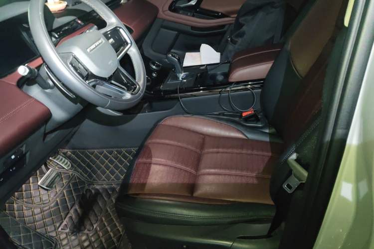 Used Land Rover Range Evoque 2021 Range Rover Velar L 249PS R-Dynamic First Edition Left Front Seat