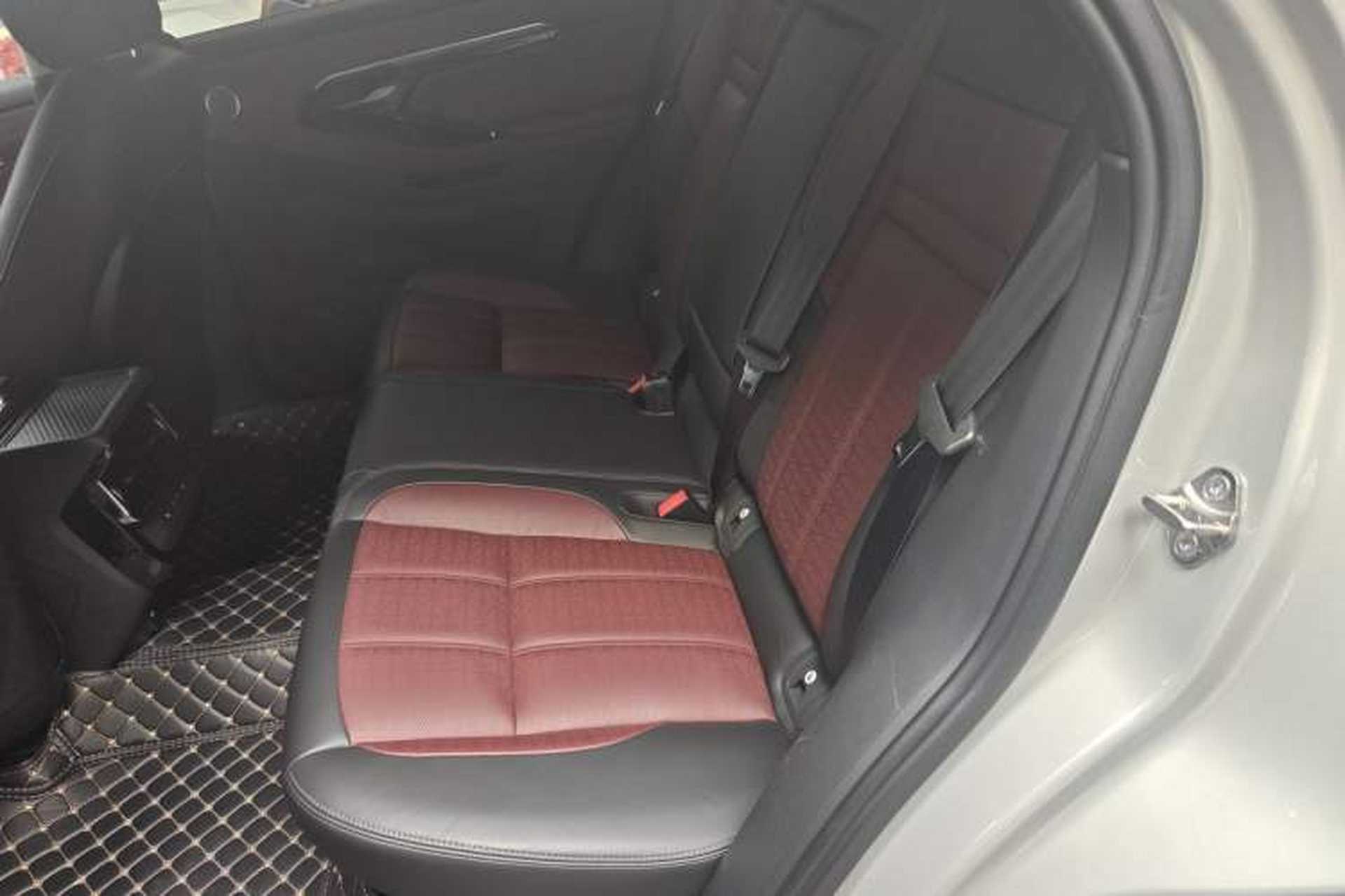 Used Land Rover Range Evoque 2021 Range Rover Velar 249 PS R-Dynamic HSE Luxury Edition Left Rear Seat