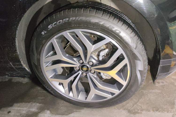 Used Land Rover Range Evoque 2021 Range Rover Velar L 249PS R-Dynamic First Edition Right Front Wheel Hub