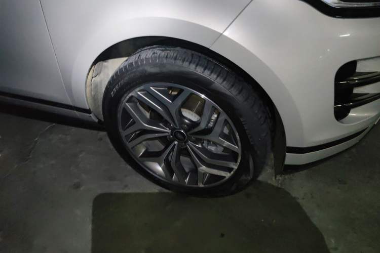Used Land Rover Range Evoque 2021 Range Rover Velar L 249PS R-Dynamic First Edition Right Front Wheel Hub