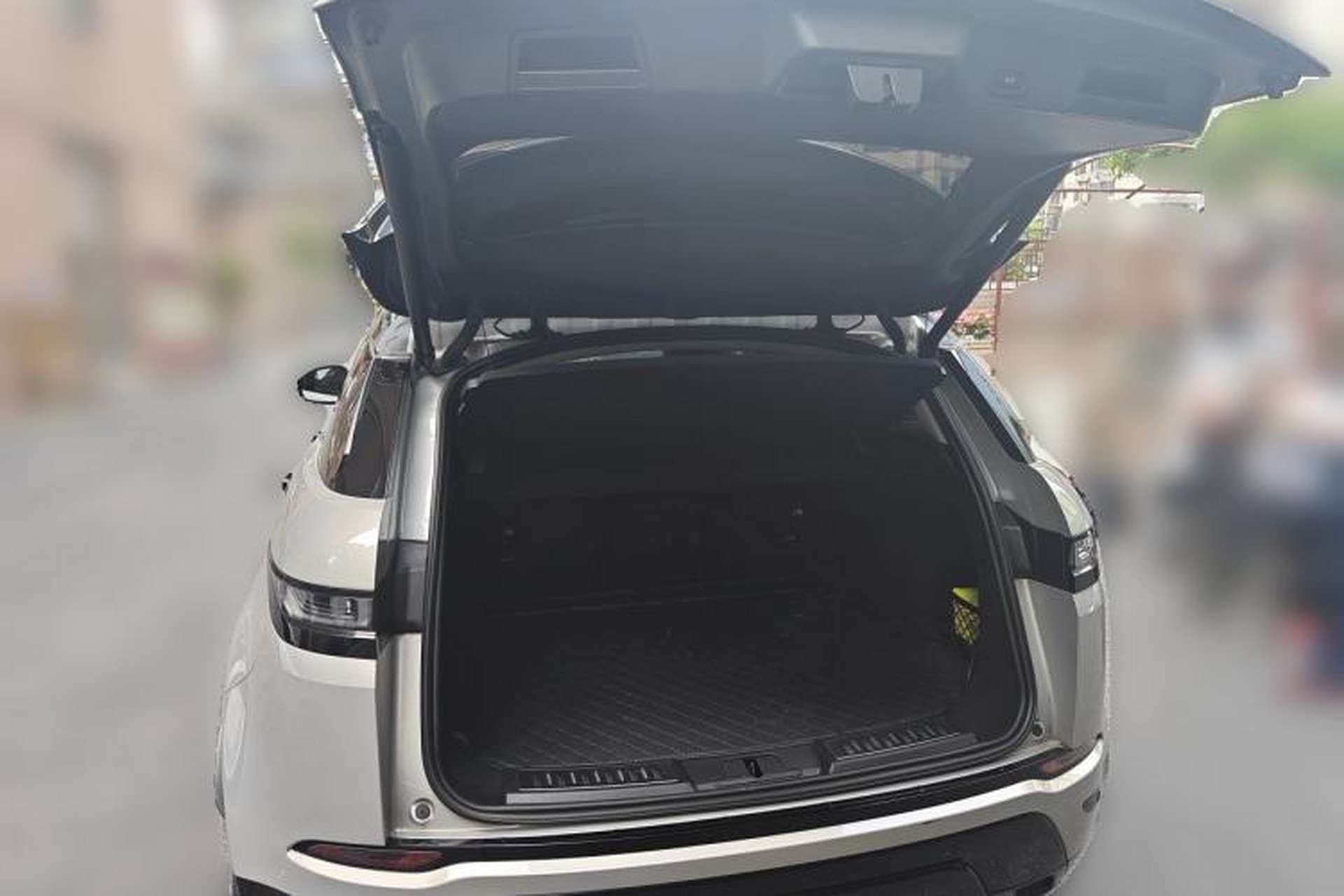 Used Land Rover Range Evoque 2021 Range Rover Velar 249 PS R-Dynamic HSE Luxury Edition Trunk